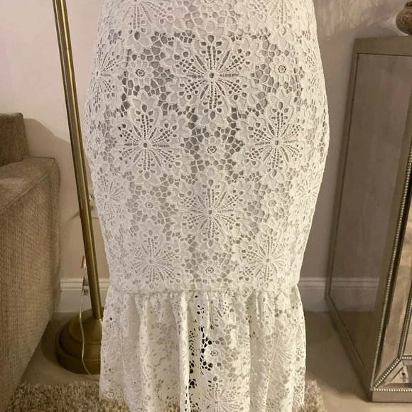 Intermix lace skirt size small - Picture 4 of 7